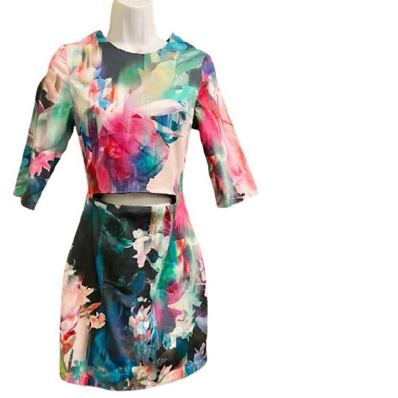 Talulah Lined Open Stomach Beauty Printed Bodycon Dress - Picture 3 of 7